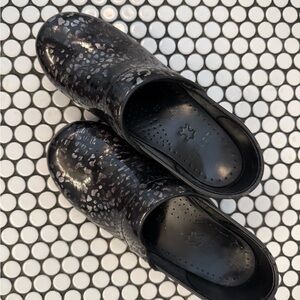 Black Patterned Slip-On Clogs